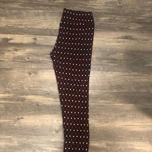 Size OS -- LuLaRoe Black Leggings with Hearts